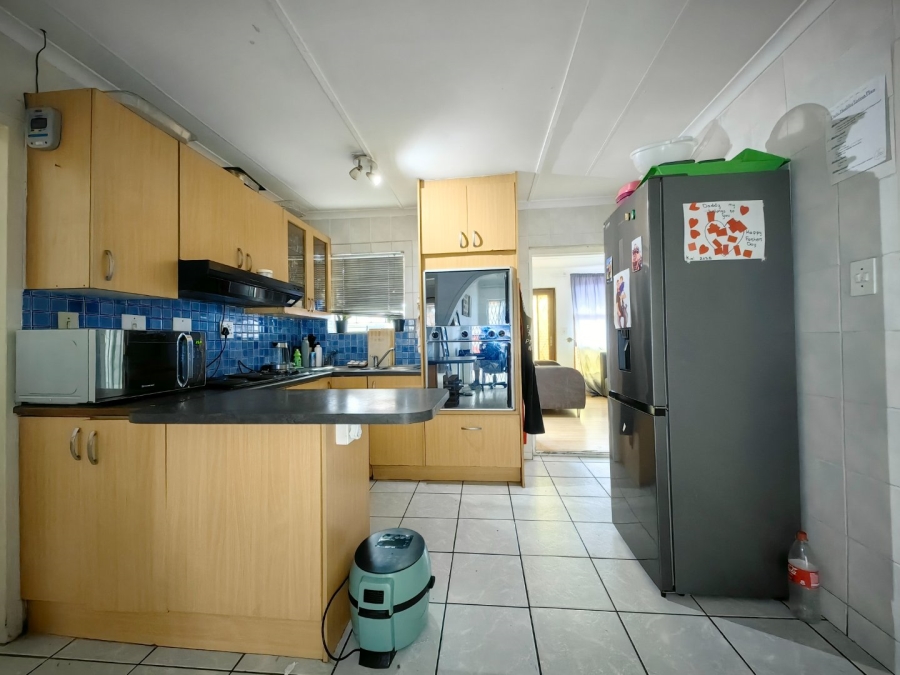3 Bedroom Property for Sale in Lentegeur Western Cape